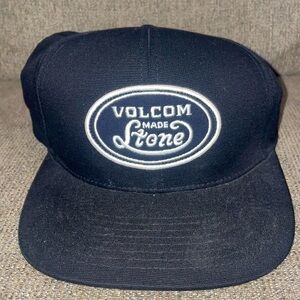 Black Volcom hat